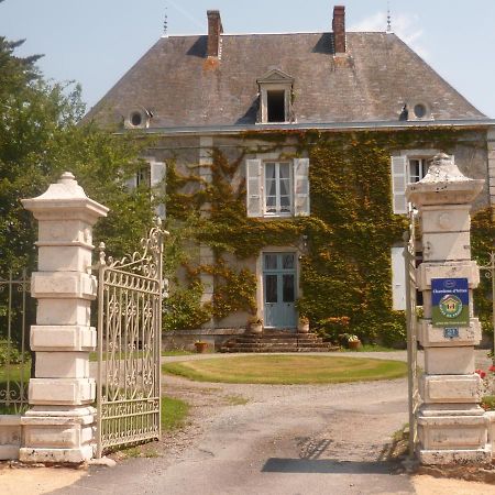 Le Logis Les Pineaux Exterior foto