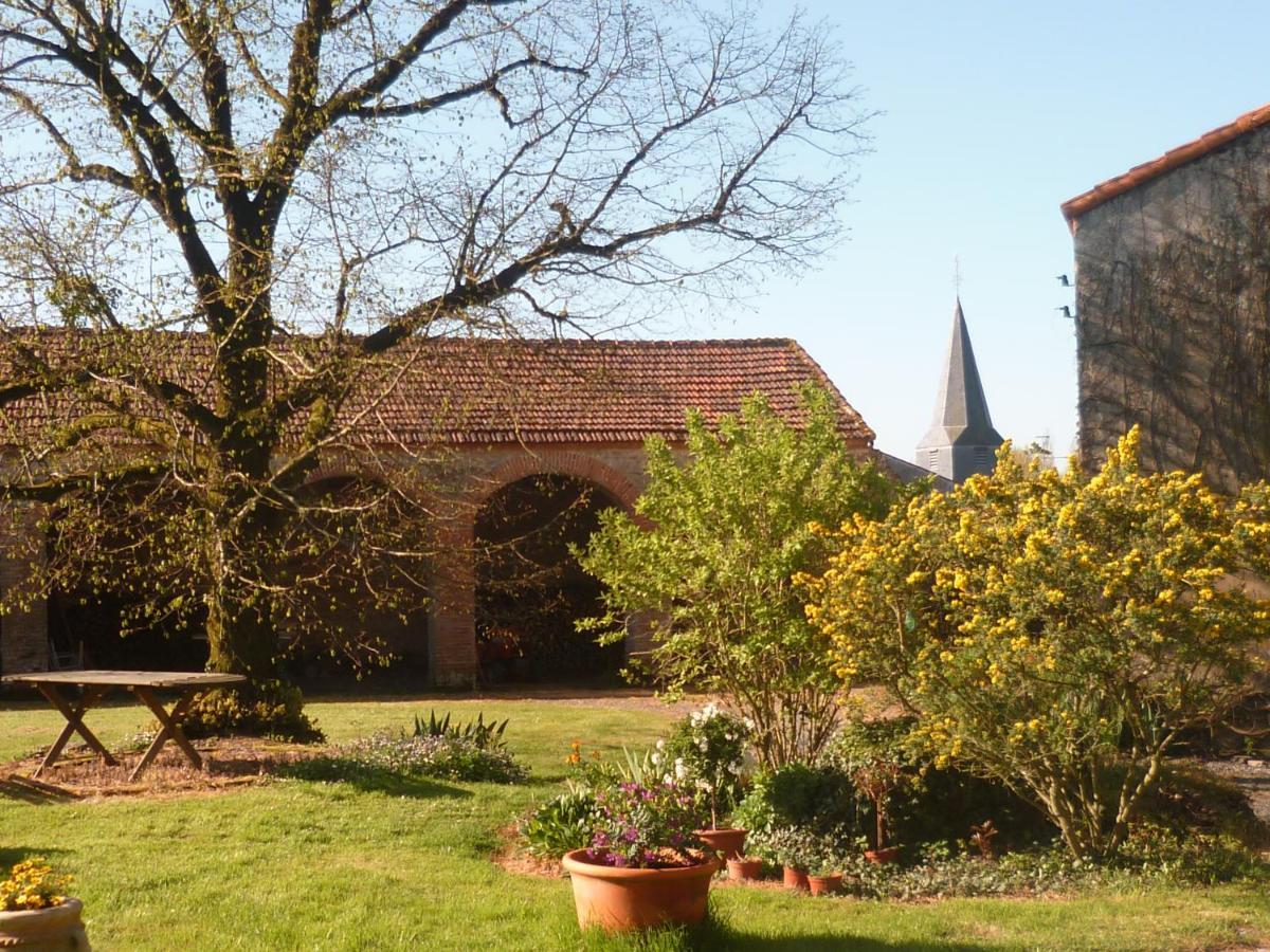 Le Logis Les Pineaux Exterior foto