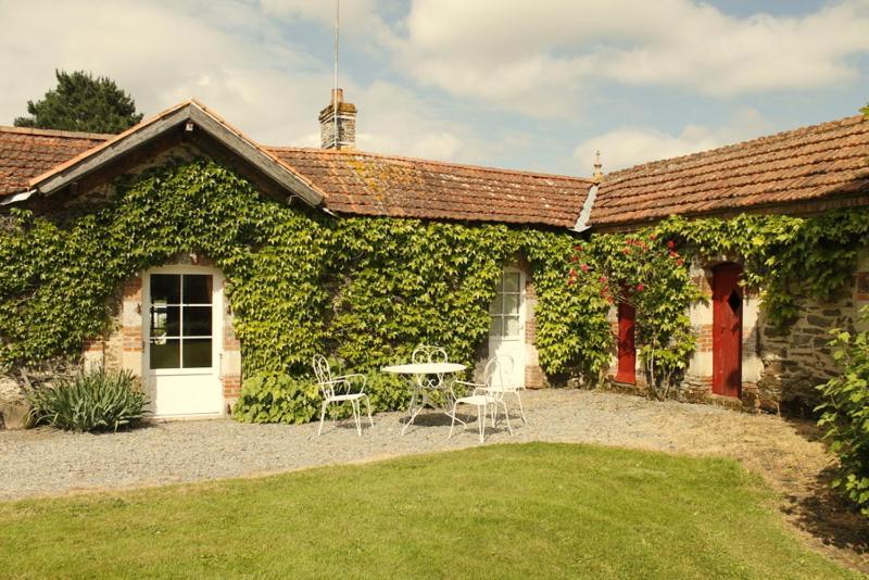 Le Logis Les Pineaux Exterior foto