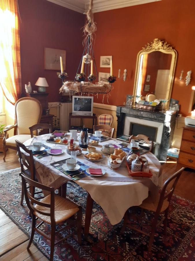 Le Logis Les Pineaux Exterior foto